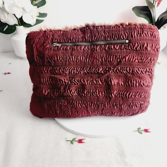 KOVERZIP Vintage 1900's-30s Black Sheered Beaver Muff Crochet Flower Toggle - Picture 5 of 7